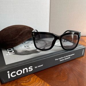 Tom Ford authentic sunglasses in style TF9313